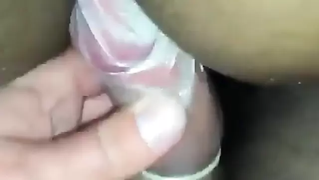 Ozbek ayoli uchun prezervativ bilan jinsiy aloqa
