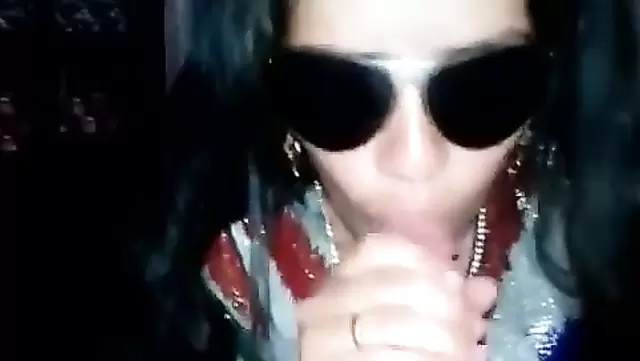 Ozbek fohishasi qunt bilan jinsiy olatni sorib oladi